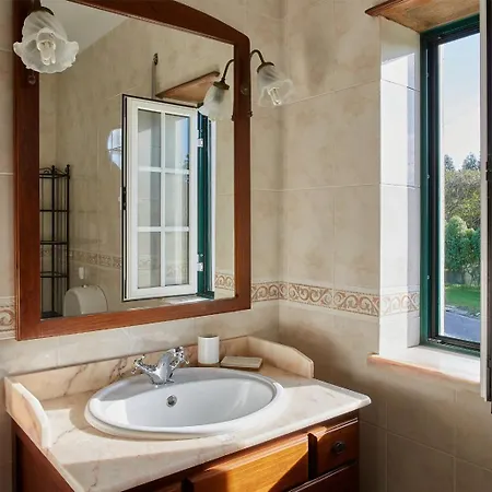 Holiday home Dos Casais Atouguia Da Baleia